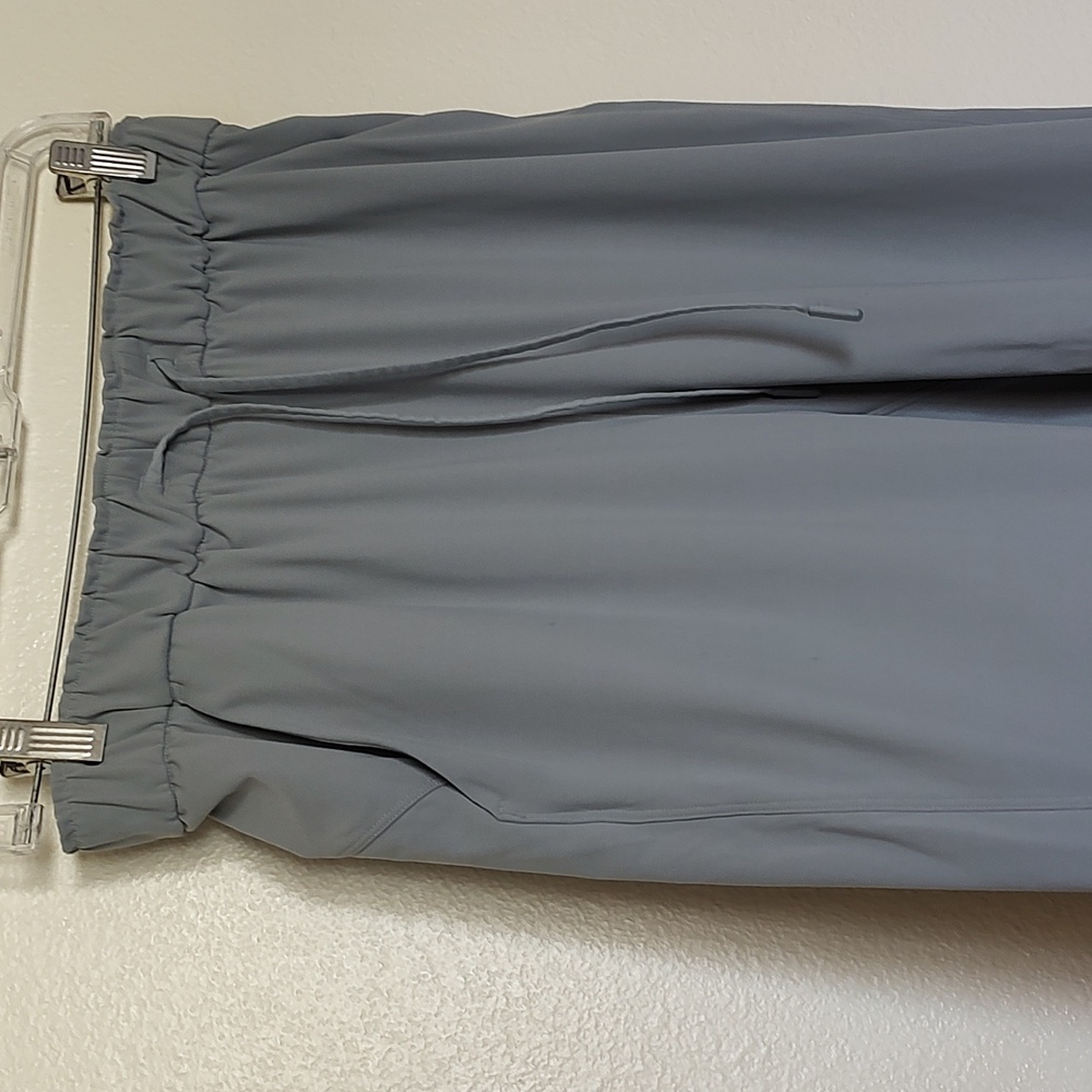 Lululemon keep moving pants